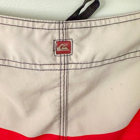Quicksilver Men's Board Shorts - Size 32 - Picture 4 of 6